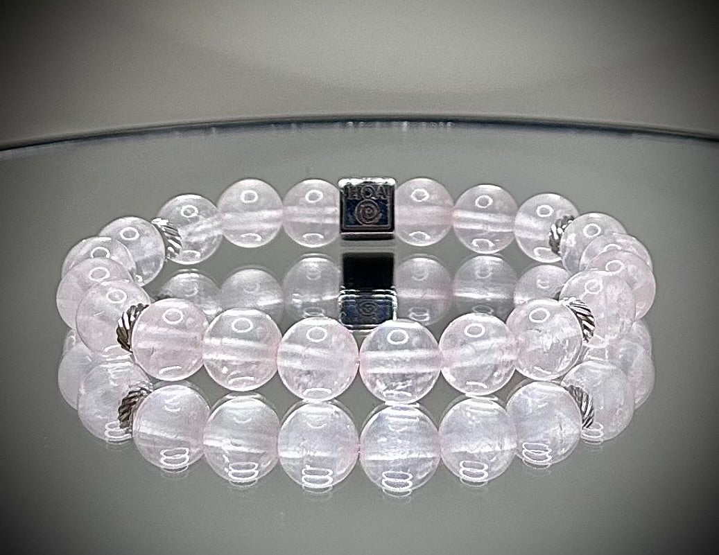 Гривна HOA „Розов кварц“ от естествени камъни, ръчно изработена. Висок клас розов кварц в нежен и изчистен дизайн.